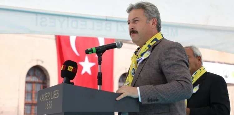 BAŞKAN PALANCIOĞLU KAYSERİ LİSESİ MEZUNLARI BULUŞMASINA KATILDI