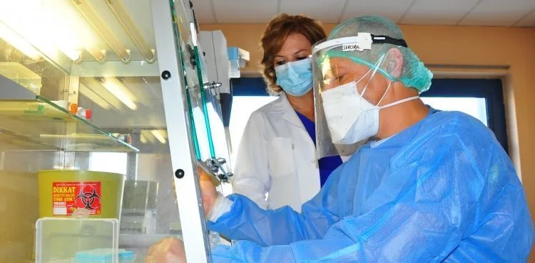 Prof. Dr. Akçalı, Sinovac ve Biontech aşısının karşılaştırmalı araştırma sonuçlarını açıkladı