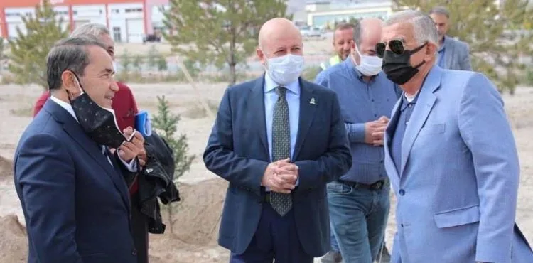 KOCASİNAN, AĞAÇ DİKİMİYLE GELECEĞE NEFES OLUYOR