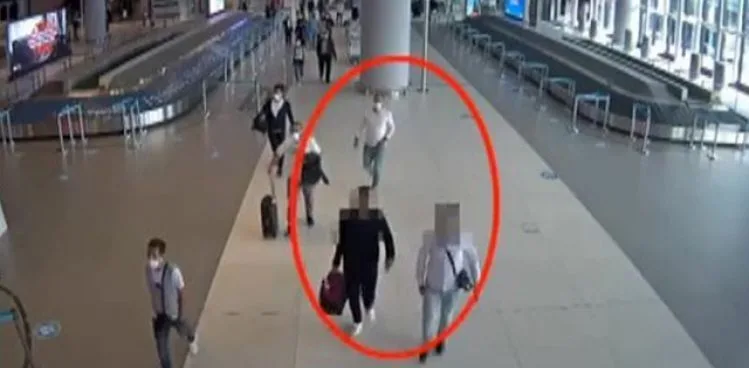 İSTANBUL HAVALİMANI'NDA 2 YOLCUNUN MİDESİNDEN 244 KAPSÜL EROİN ÇIKTI
