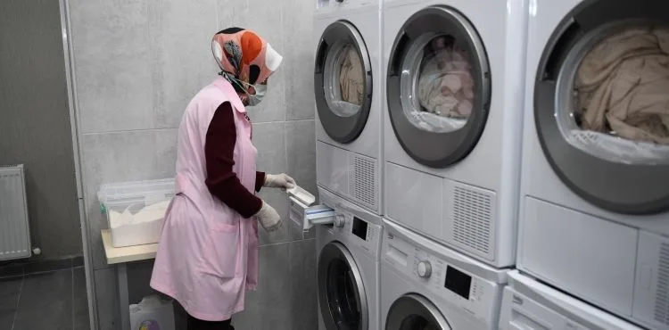 ÖĞRENCİ DOSTU KAYSERİ BÜYÜKŞEHİR’DEN ÇAMAŞIR YIKAMA HİZMETİ