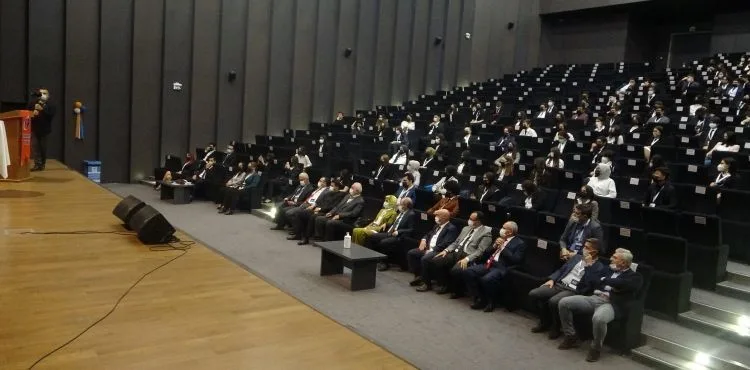Dünya gündemini İngilizce konuştular