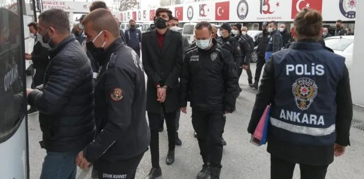 Başkent'te rüşvetçi icra memurlarına operasyon: 33 gözaltı