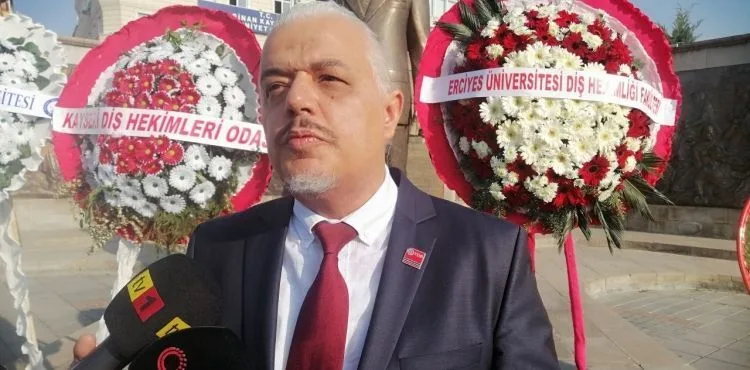 Şenel: "Önümüzdeki 2 eğitim döneminde diş hekimliği fakültelerine öğrenci alınmamalıdır"