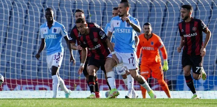 Lider Trabzonspor yoluna kayıpsız devam ediyor