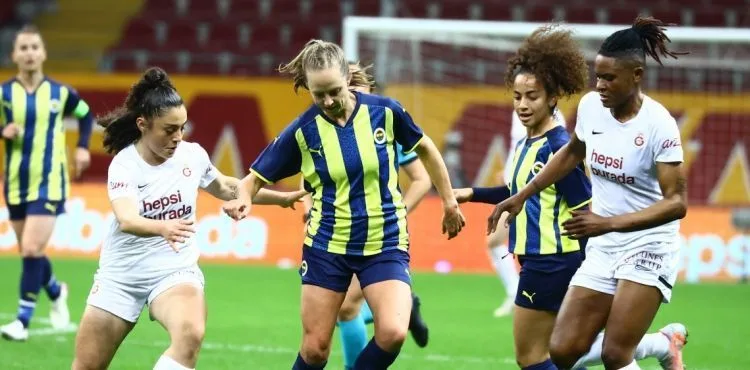 Dostluk derbisinde Fenerbahçe farklı kazandı