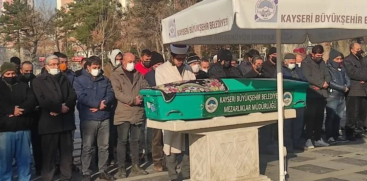 Muğla'da Öldürülen Kayserili Kadın Gözyaşları İçinde Son Yolculuğuna Uğurlandı