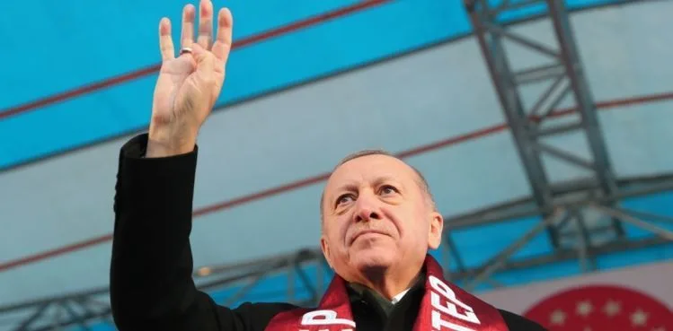 Cumhurbaşkanı Erdoğan: Kur spekülasyonu denilen bir olayla karşı karşıya kaldık ve bunu bir saatte atıverdik