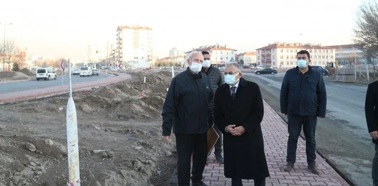 BÜYÜKŞEHİR’İN HASAN TAHSİN BULVARI’NDAKİ YOL YAPIM ÇALIŞMALARI SON AŞAMADA