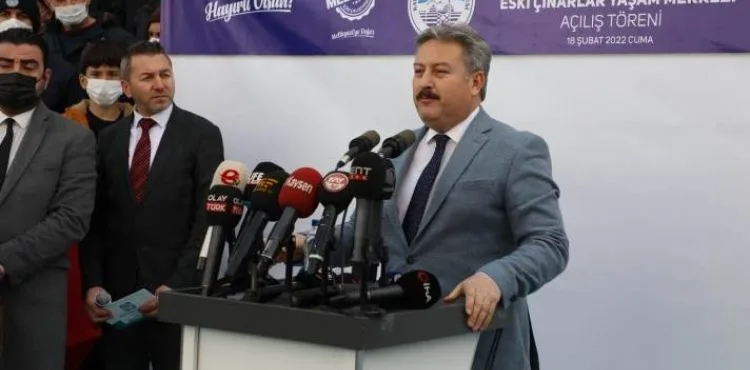 İLDEM AKIL KÜPÜ KÜTÜPHANESİ VE ESKİ ÇINARLAR YAŞAM MERKEZİ AÇILDI