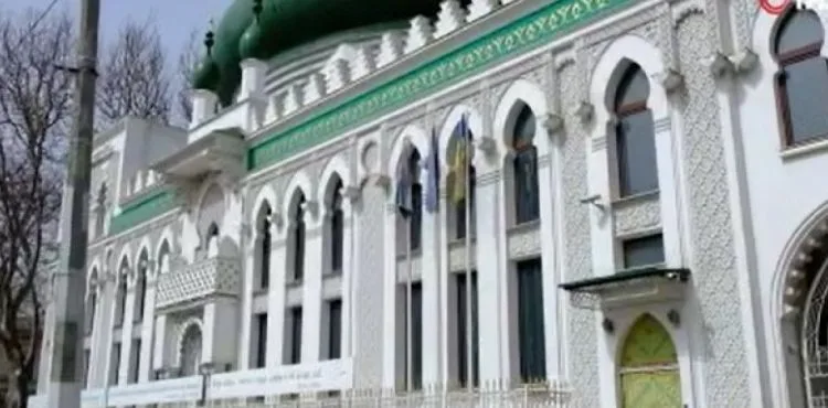 Ukrayna'da savaşın gölgesinde cuma namazı