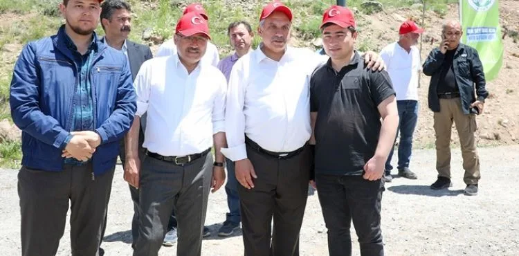 ULUSLARARASI ÖĞRENCİLER, FETİH GÜNÜ’NDE AĞAÇ DİKTİ