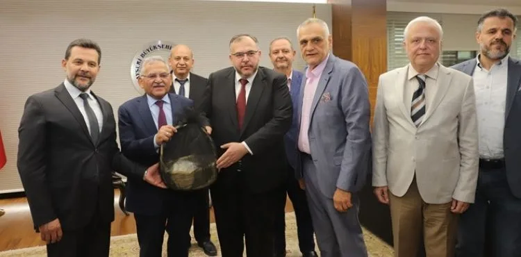 BAŞKAN BÜYÜKKILIÇ’A ZİYARETÇİ AKINI
