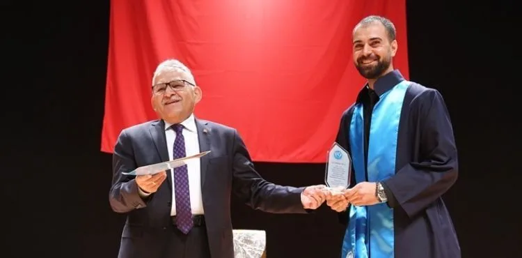 BAŞKAN BÜYÜKKILIÇ, İLK MEZUNLARIN HEYECANINA ORTAK OLDU