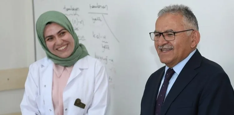 BAŞKAN BÜYÜKKILIÇ, KAYMEK YAZ KURSLARINDA ÖĞRENCİLERLE BULUŞTU
