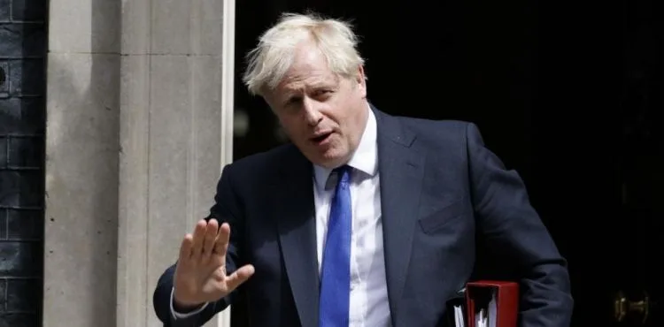 Boris Johnson parti liderliğinden istifa ediyor