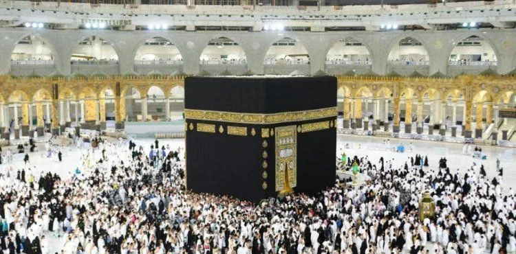 Kabe'nin etrafındaki bariyerler 2,5 yıl sonra kaldırdı