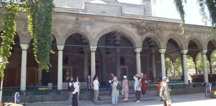 BÜYÜKŞEHİR’İN KURSİYERLERİ KAYSERİ’Yİ KEŞFEDİYOR