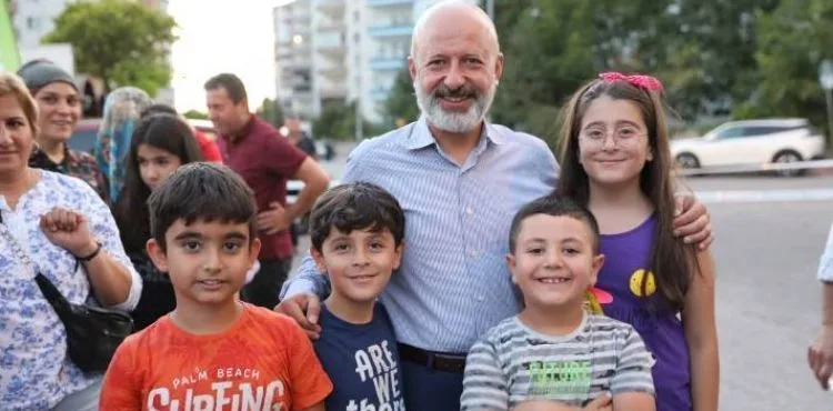 BAŞKAN ÇOLAKBAYRAKDAR; “ETKİNLİKLERİMİZLE ÇOCUKLARIN YÜZLERİ GÜLERKEN, AİLELERDE NOSTALJİ YAŞIYOR”