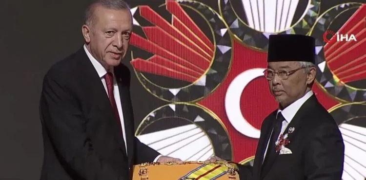 Cumhurbaşkanı Erdoğan, Malezya Kralı Sultan Abdullah Şah'a 'devlet nişanı' tevcih etti