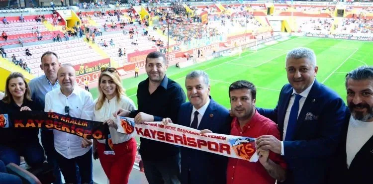BAKİ ERSOY DURMAK BİLMİYOR