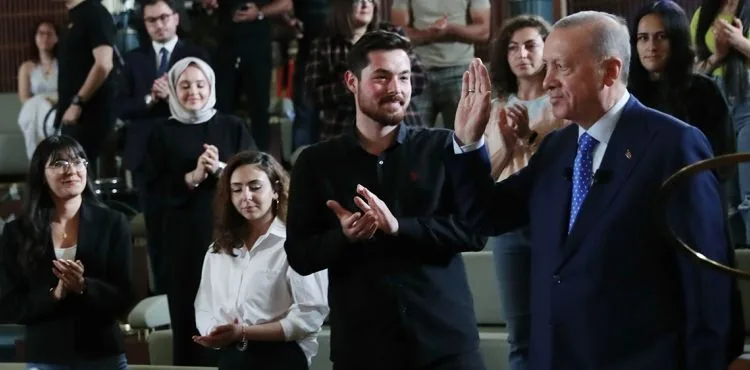 AK Parti'nin seçim çalışmalarında öncelikli başlık genç seçmen