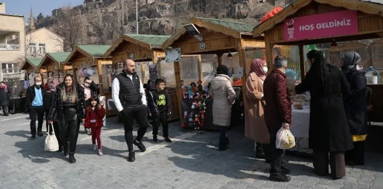 YAZDAN KALMA GÜNDE ‘MAHARETLİ ELLER’ KEYFİ