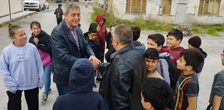 Öğrencilerin güvenliği için Yeşil Mahalle meydanına alt veya üst geçit talep ediliyor