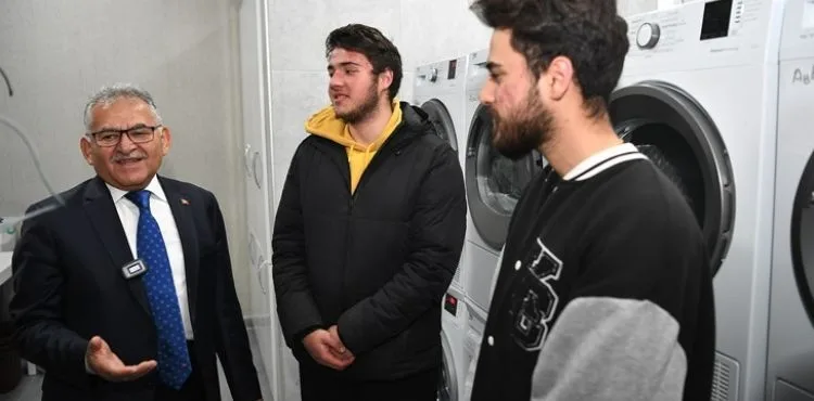 BÜYÜKŞEHİR’İN ÇAMAŞIR YIKAMA MERKEZİ ÖĞRENCİLER TARAFINDAN TAKDİR TOPLUYOR