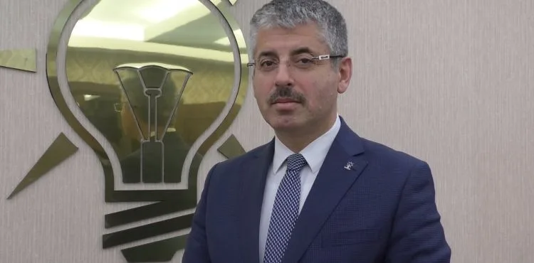 AK Partili Çopuroğlu’ndan, Erdoğan’ın fotoğrafının örtülmesiyle ilgili açıklama