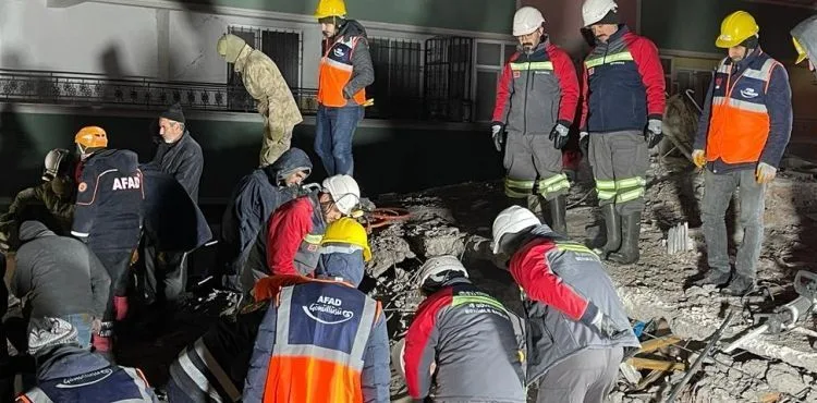Madenciler, depremin gerçek kahramanları oldu