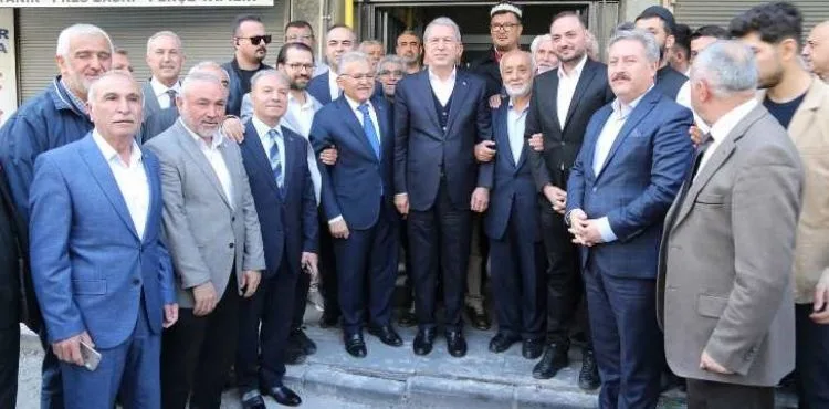Bakan Akar Ve Başkan Büyükkılıç’tan STK’lara ‘Bayram’ Ziyareti