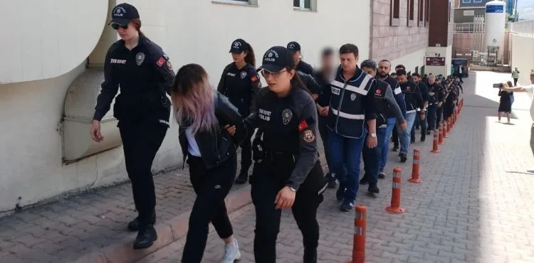 Narkotikten kökünü kurutma operasyonu: 31 gözaltı