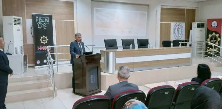 ‘En İyi Narkotik Polisi Anne’ konulu toplantı