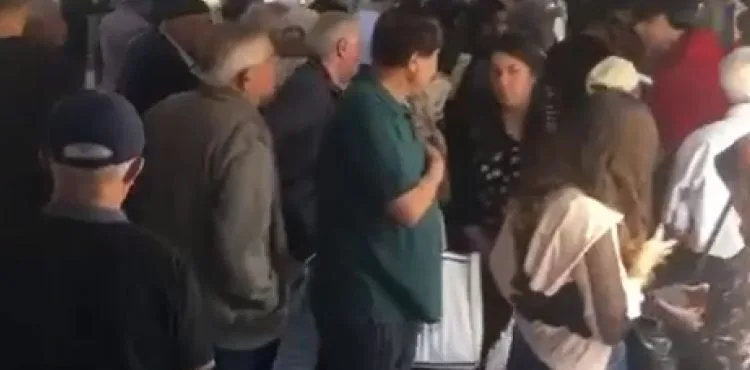 Faiz kararı sonrası döviz büroları hareketlendi
