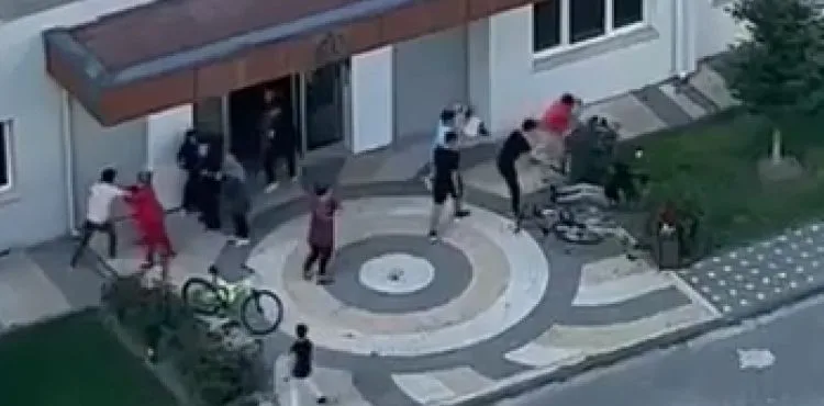 Kadınların da karıştığı sopalı kavgada 2 kişi yaralandı
