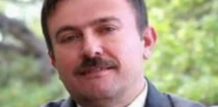 İYİ Parti Kurucu Başkanı Metin Özışık vefat etti