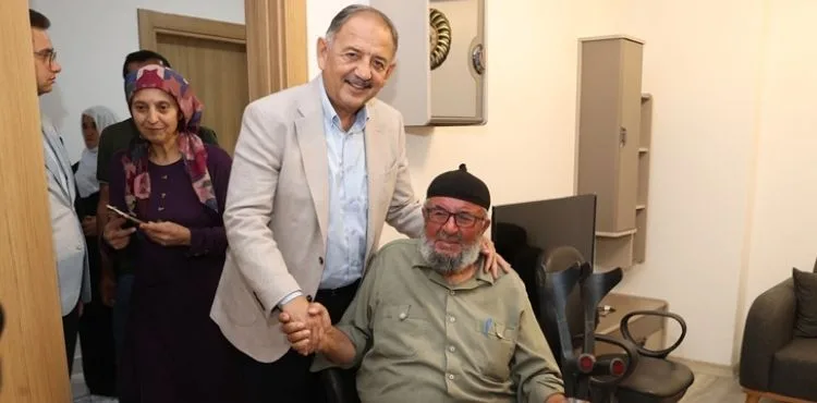 BAKAN ÖZHASEKİ: “KÖYEVLERİ DEPREME DAYANIKLI İNŞA EDİLİYOR”