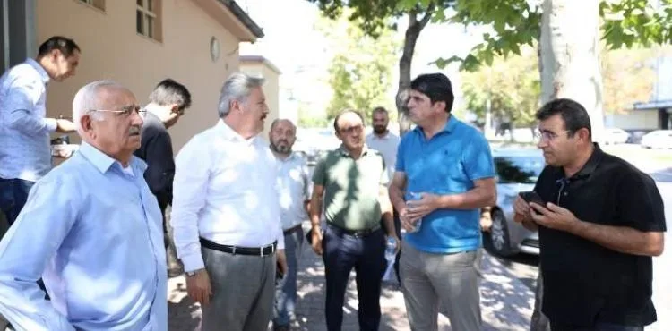 MELİKGAZİ, GÜZEL BİR ÇEVRE İÇİN MAHALLELERDE GENEL TEMİZLİK ÇALIŞMASINA BAŞLADI