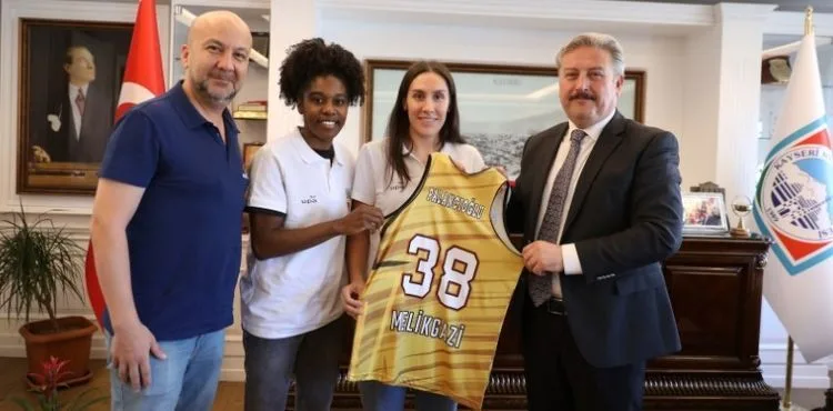 BAŞKAN PALANCIOĞLU’NDAN MELİKGAZİ KAYSERİ KADIN BASKETBOL MAÇINA DAVET