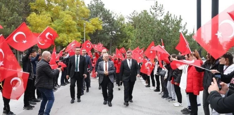 BÜYÜKŞEHİR, “DİJİTAL GENÇLİK MERKEZİ” KURUYOR
