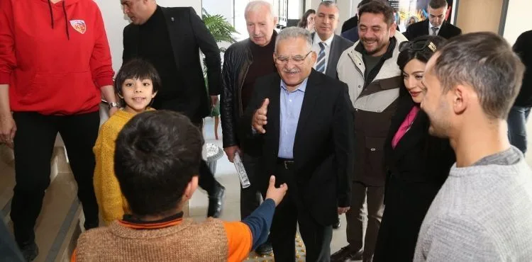 BÜYÜKKILIÇ’TAN ŞEHİT YİĞİTCAN ÇİĞA ÖZEL EĞİTİM UYGULAMA OKULU’NA ZİYARET