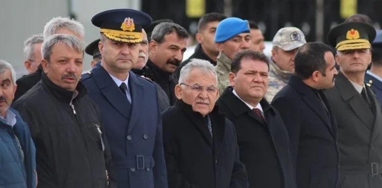 BAŞKAN BÜYÜKKILIÇ, YOZGATLI ŞEHİDİMİZİ HAVALİMANINDA KARŞILADI