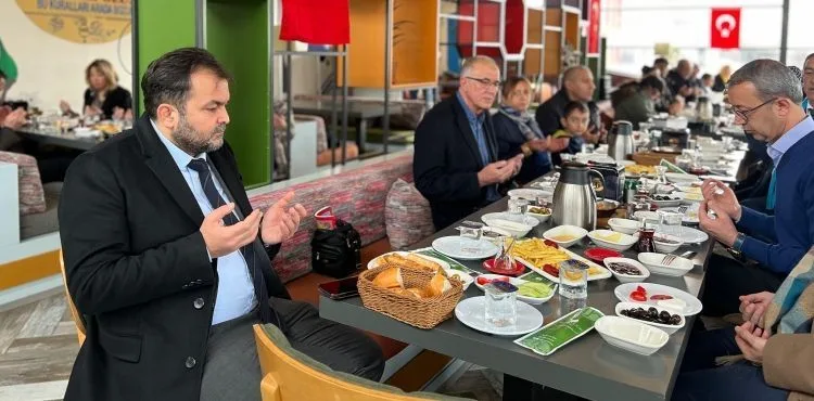 İYİ Partili Gözütok, belediye başkanı maaşını şehit çocuklarına burs olarak vereceğinin sözünü verdi