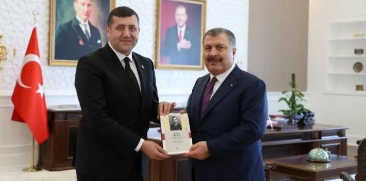 MHP Kayseri Milletvekili Mustafa Baki ERSOY Fahrettin Koca'yı makamında ziyaret etti.