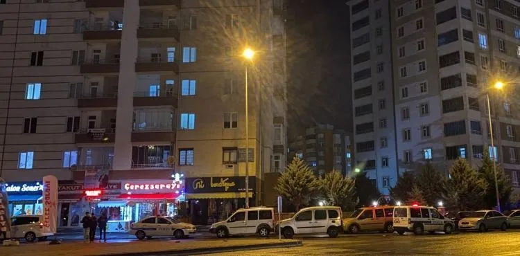 Engelli genç kazara silahla kendini vurdu