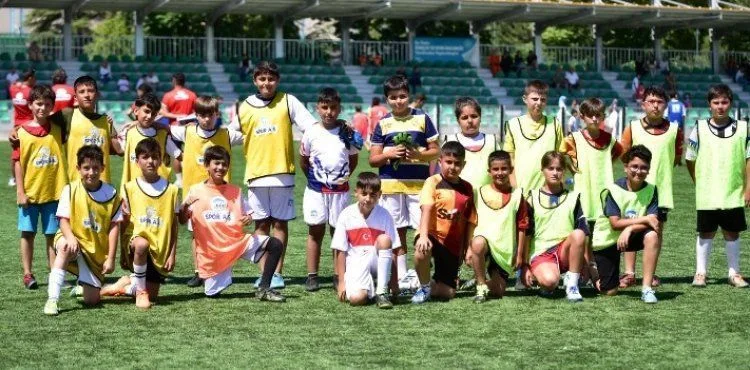 BÜYÜKŞEHİR’DEN 2 BİN 500 KİŞİ İLE 1’İNCİ YAZ DÖNEMİ SPOR ŞENLİĞİ