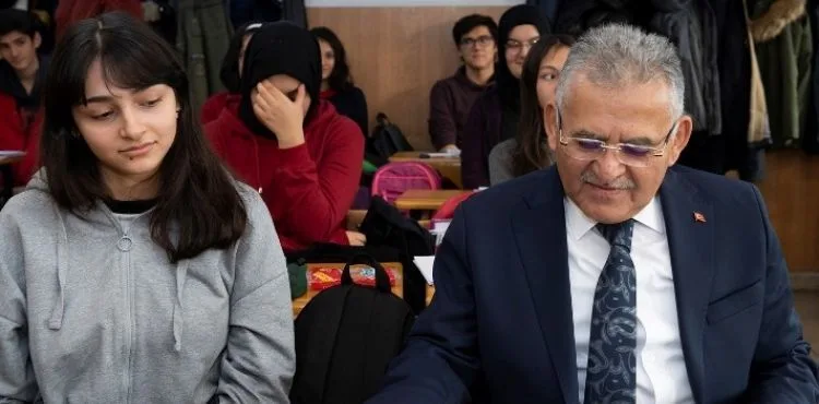 BÜYÜKŞEHİR KAYMEK’İN ÜCRETSİZ KURSLARI İLE GENÇLERDEN LGS’DE ÖNEMLİ BAŞARI