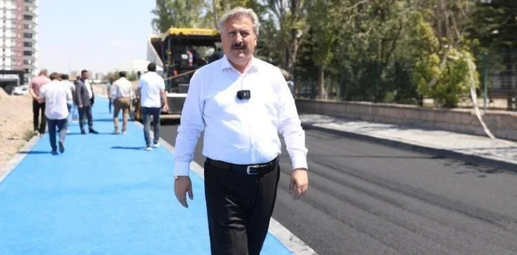 MELİKGAZİ BELEDİYESİ, ŞEHİR TRAFİĞİNİ BÜYÜK ÖLÇÜDE RAHATLATACAK GENİŞ ÇAPLI BAĞLANTI YOLU ÇALIŞMASINDA SONA GELDİ
