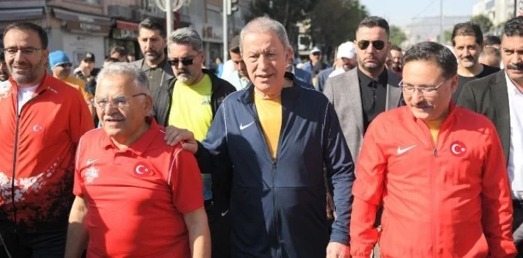 BÜYÜKŞEHİR’İN ULUSLARARASI KAYSERİ YARI MARATONU’NDA “ÜCRETSİZ” HALK KOŞUSU KAYITLARI BAŞLADI
